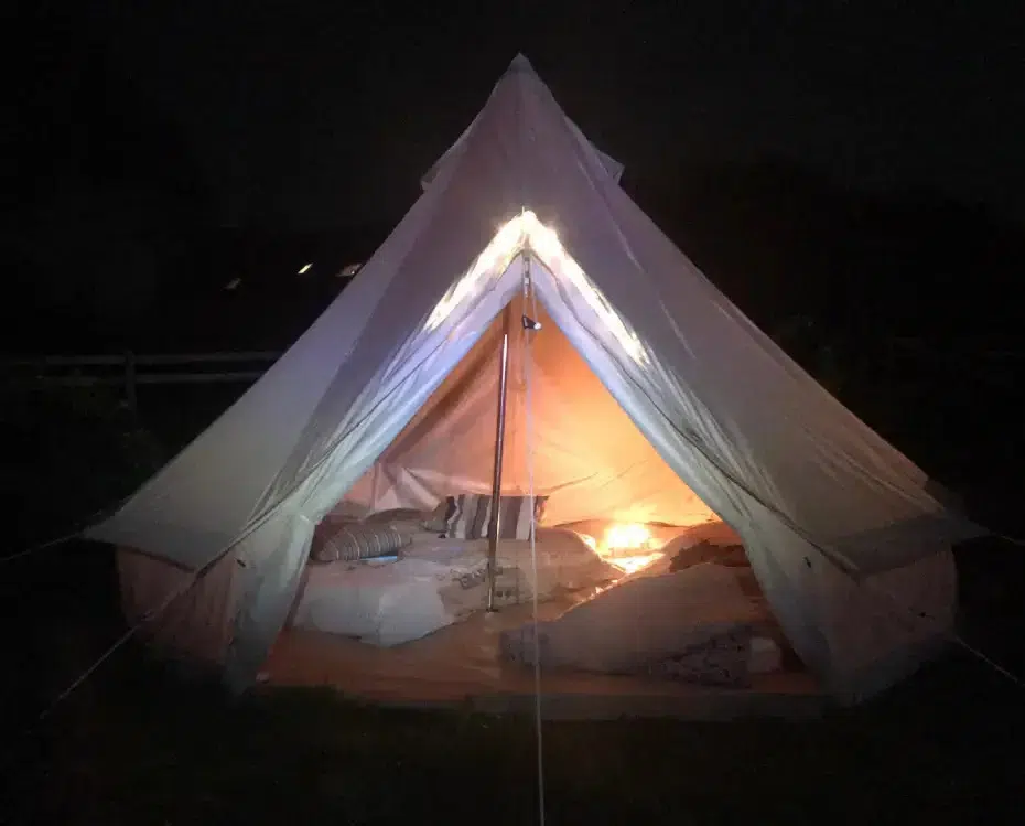 Nuit sous tente camping ferme bretagne activité enfant nature